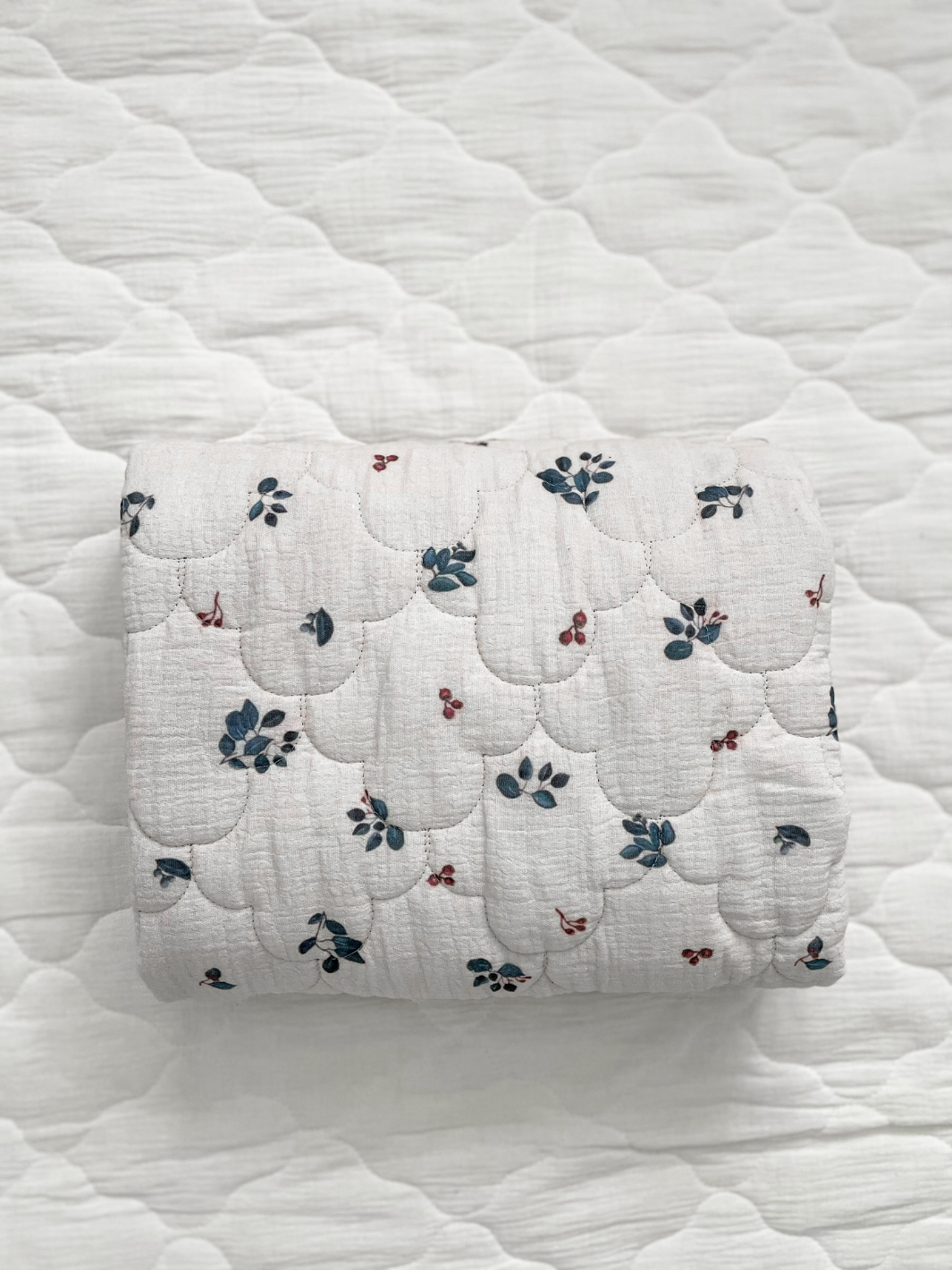 Cot quilt - Blue Bell